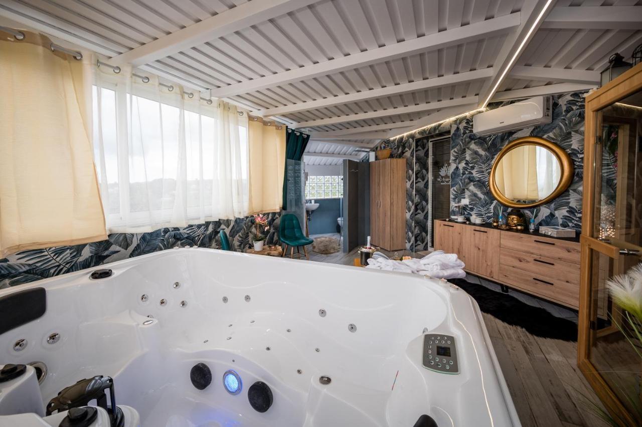 Moresca Exclusive Villa - Pool & Spa カステッランマーレ・デル・ゴルフォ エクステリア 写真