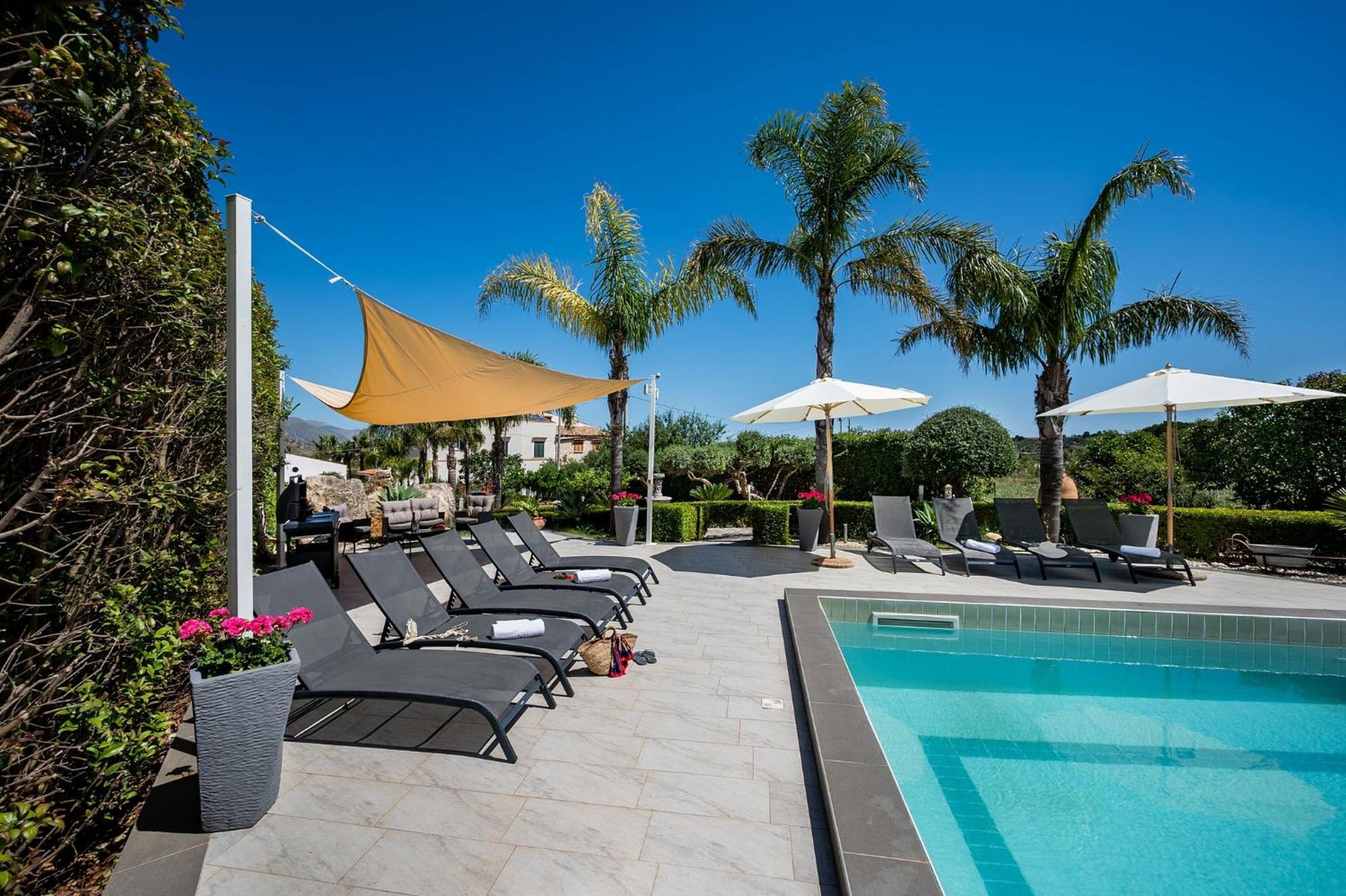 Moresca Exclusive Villa - Pool & Spa カステッランマーレ・デル・ゴルフォ エクステリア 写真